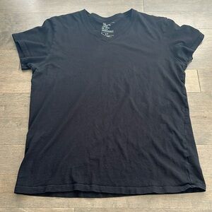 GAP Men’s Black Essential V-Neck T-Shirt, Short Sleeve Casual Gym Top, Cotton